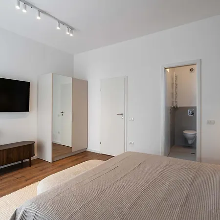 Stunning 2br - Panoramic Views Of Cismigiu Gardens 公寓