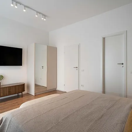 Stunning 2br - Panoramic Views Of Cismigiu Gardens 公寓