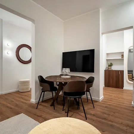 Stunning 2br - Panoramic Views Of Cismigiu Gardens 公寓