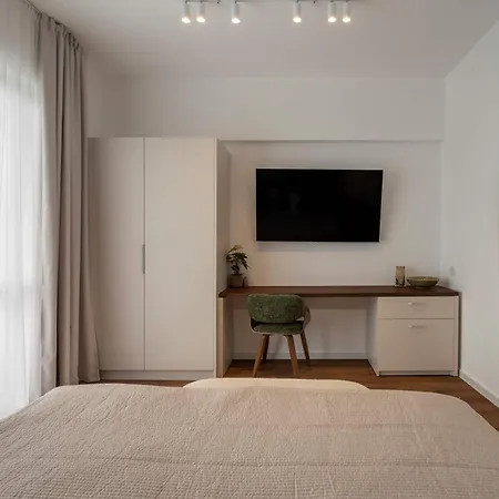 Stunning 2br - Panoramic Views Of Cismigiu Gardens * 布加勒斯特